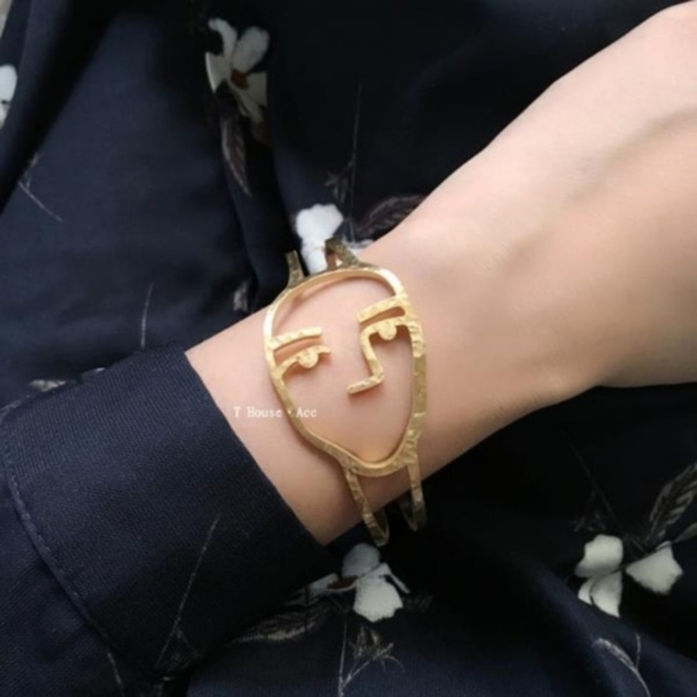 Abstract Minimalist Face Art Bracelet Cuff - Picture 7 of 8